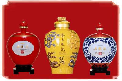 翠屏区烟酒回收五粮液各种摆件.jpg